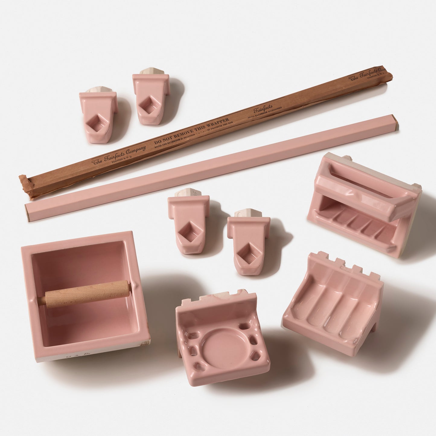 Classic 1950s Light Pink Bathroom Accessories Full Set