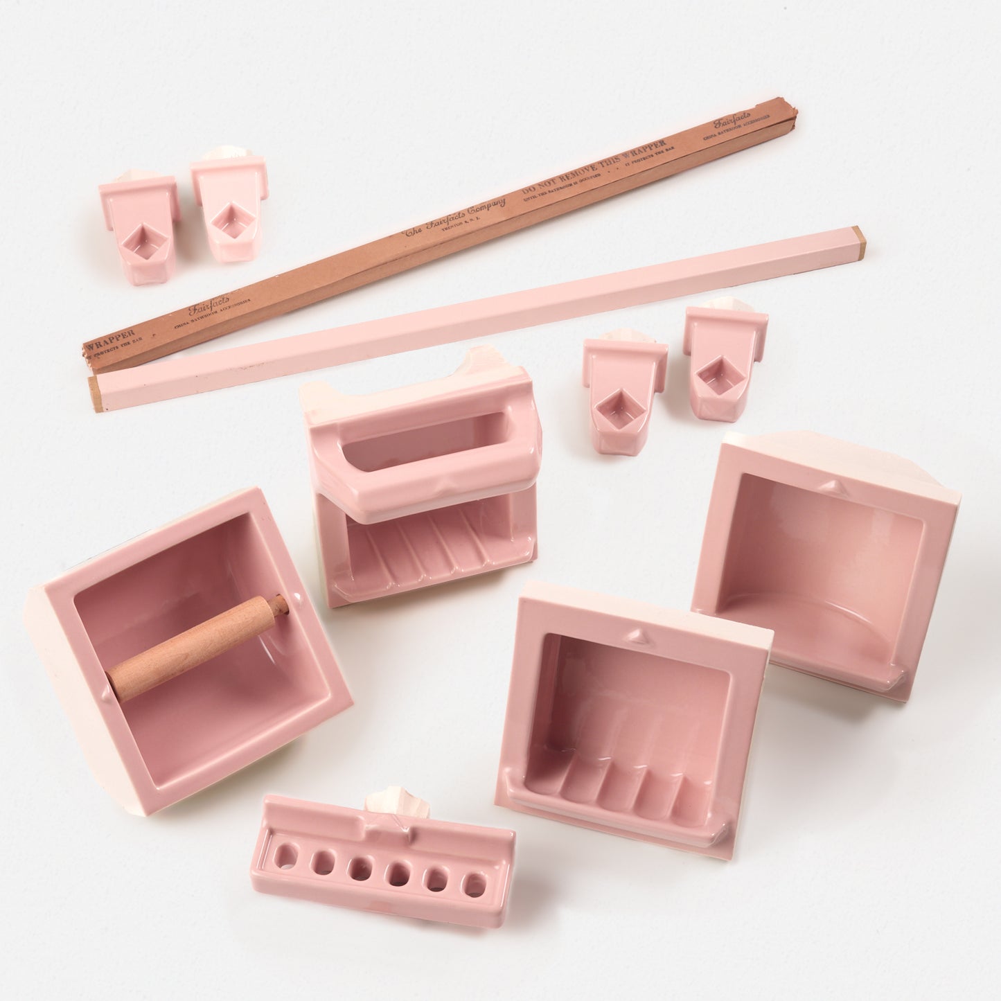 Classic 1950s 7 Piece Light Pink Bathroom Accessories Full Set