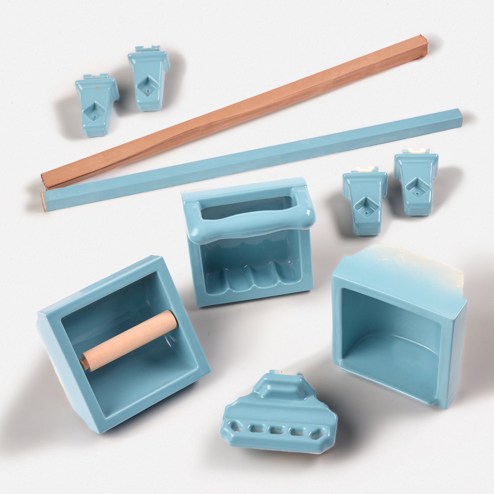Vintage Blue Bathroom Accessories