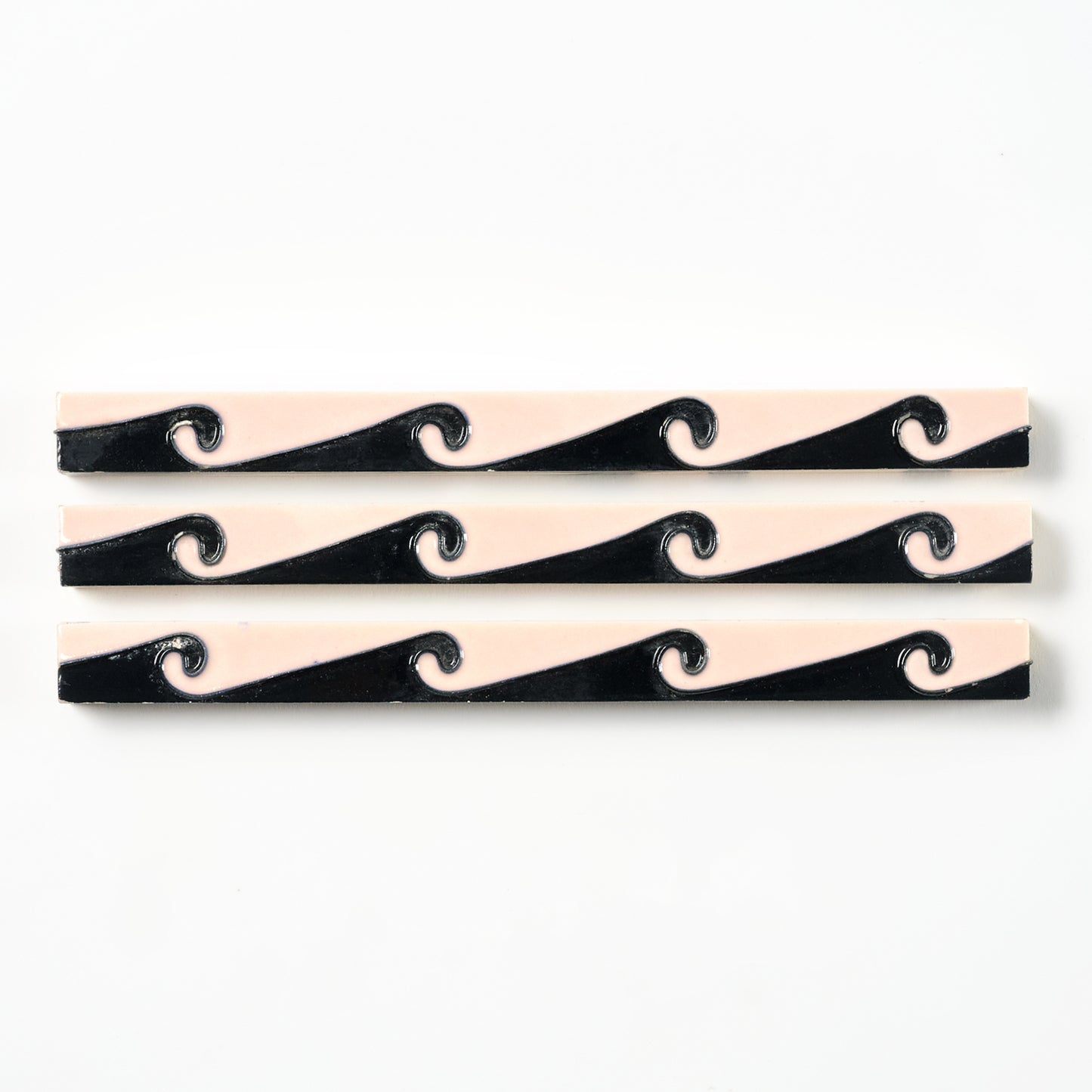 1920s Suntile Pink & Black Wave Trim Tile