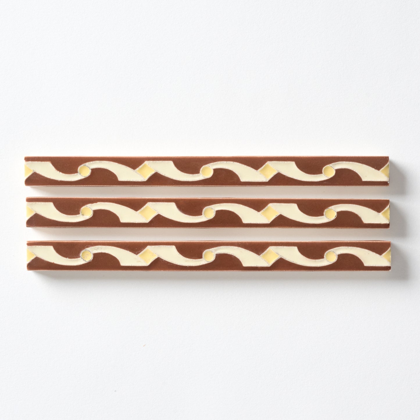1920s American Encaustic Brown, Yellow & Ivory Ribbon Trim Tile