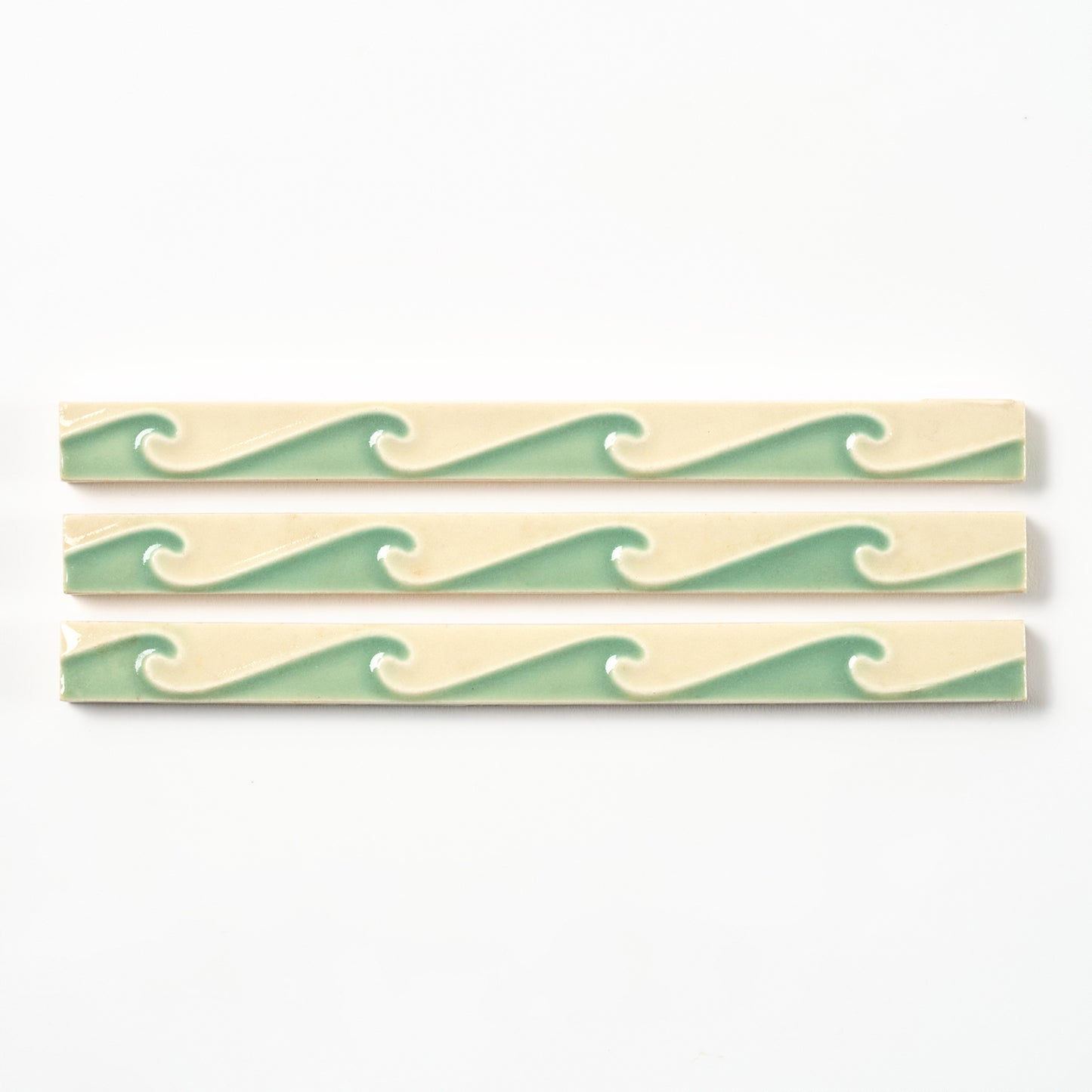 1920s Richards Tile Green & Ivory Wave Trim Tile