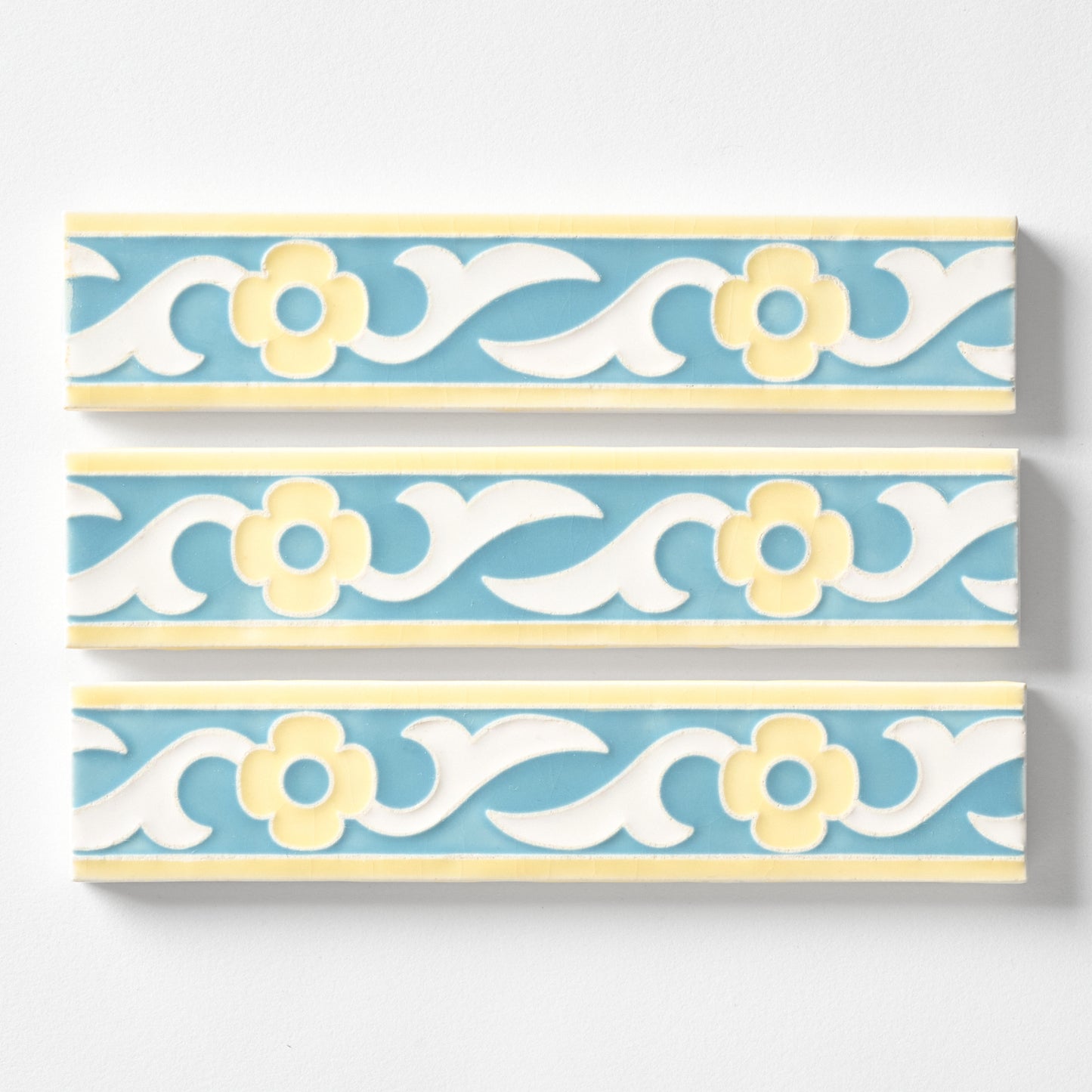 1920s American Encaustic Wide Blue & Yellow Trim Tile