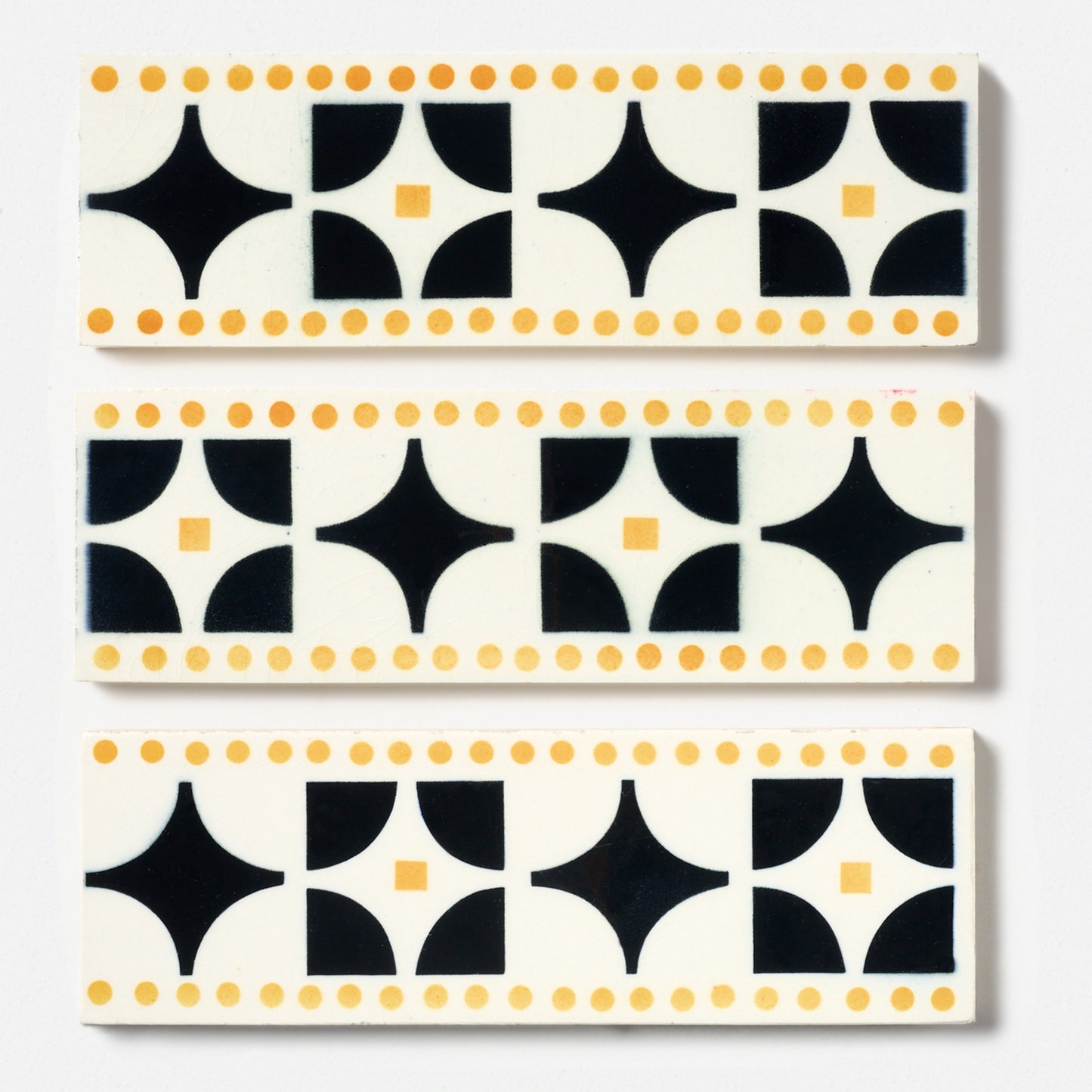 1940s Wide Black & White Starburst Trim Tile